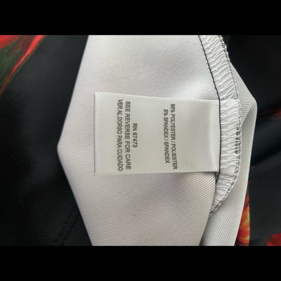 Melonie T long sleeve Floral print black dress with zipper back. NWT - Picture 6 of 8